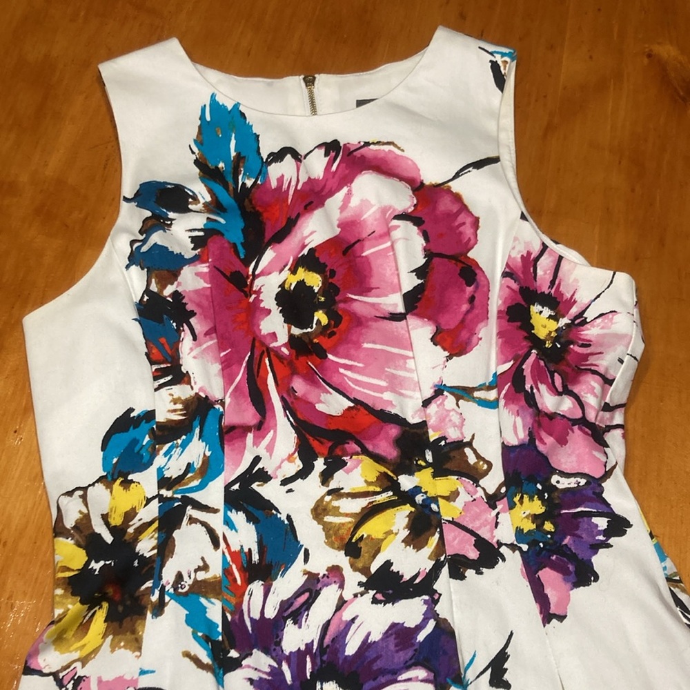 Vince Camuto Sleeveless Floral Fit & Flare Cocktail Dress - Picture 5 of 14